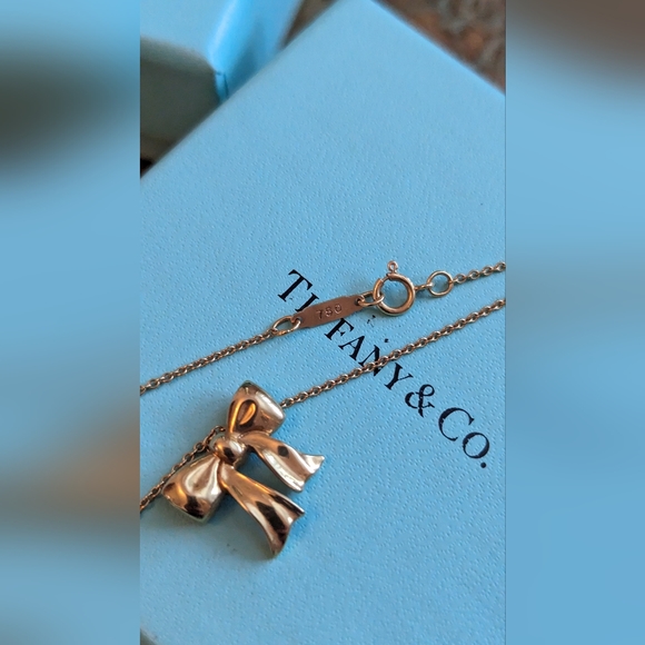 Tiffany and Co 18k now necklace - Picture 5 of 7